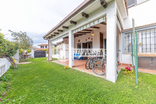 casa indipendente in vendita a Cerveteri in zona Cerenova