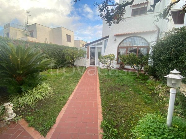casa indipendente in vendita a Cerveteri in zona Marina di Cerveteri