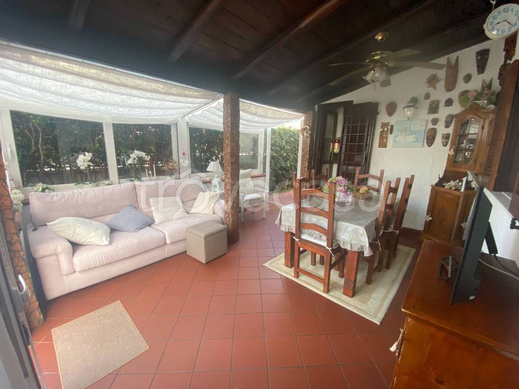 casa indipendente in vendita a Cerveteri in zona Marina di Cerveteri