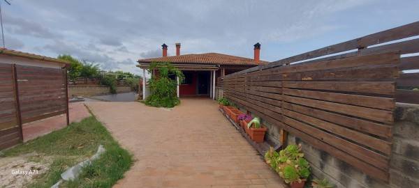 casa indipendente in vendita a Cerveteri in zona Sasso