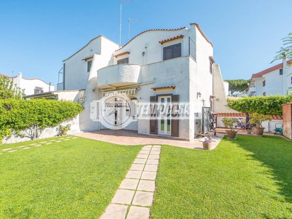 casa indipendente in vendita a Cerveteri in zona Cerenova