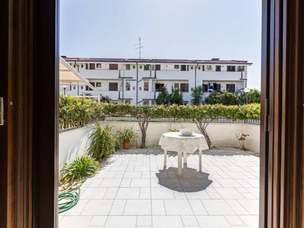 appartamento in vendita a Cerveteri in zona Marina di Cerveteri