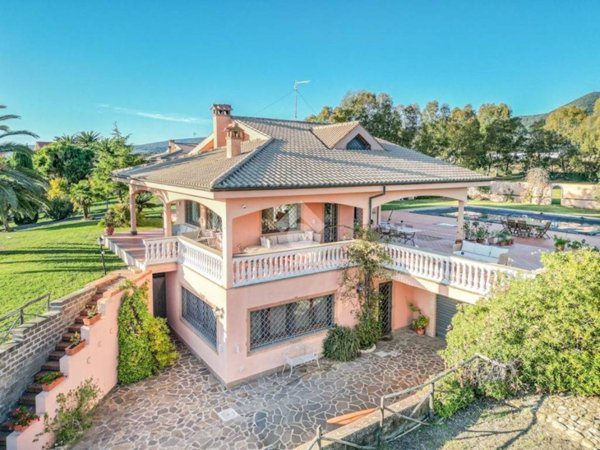 casa indipendente in vendita a Cerveteri in zona Sasso