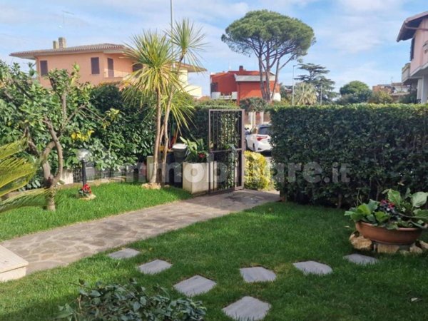 casa indipendente in vendita a Cerveteri in zona Valcanneto