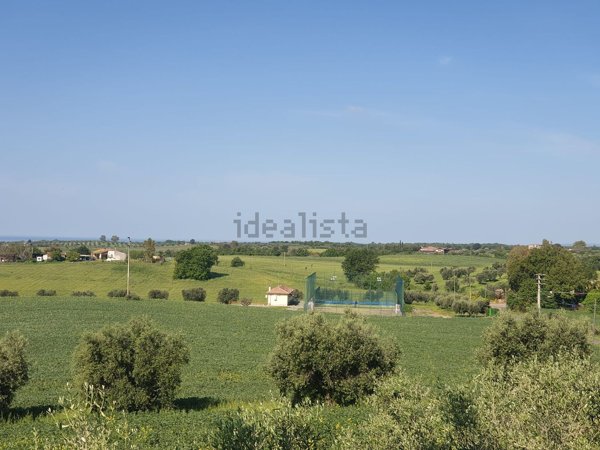 casa indipendente in vendita a Cerveteri in zona Ceri