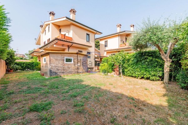 casa indipendente in vendita a Cerveteri in zona Valcanneto