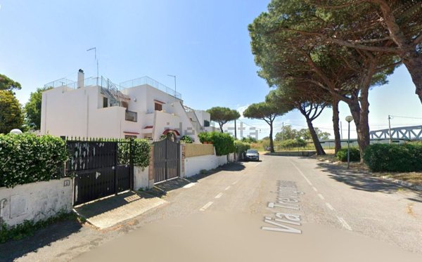 pentavano in vendita a Cerveteri in zona Marina di Cerveteri