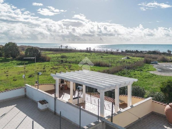 appartamento in vendita a Cerveteri in zona Campo di Mare