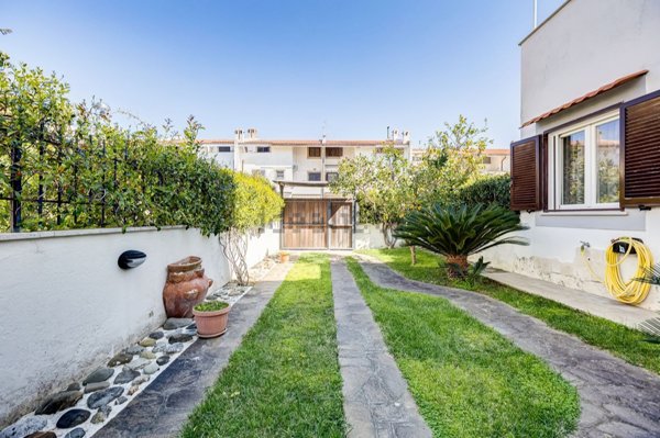 appartamento in vendita a Cerveteri in zona Cerenova