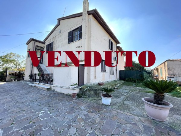 casa indipendente in vendita a Cerveteri in zona Ceri