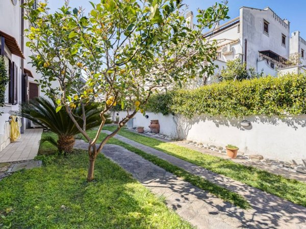 appartamento in vendita a Cerveteri in zona Cerenova