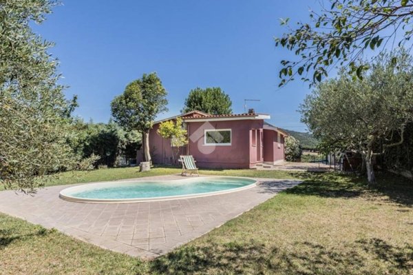 casa indipendente in vendita a Cerveteri in zona Cerqueto