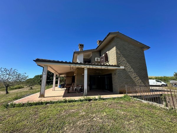 casa indipendente in vendita a Cerveteri