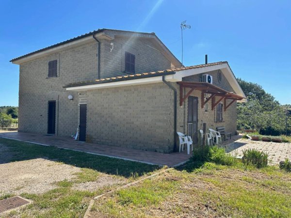 casa indipendente in vendita a Cerveteri in zona Ceri