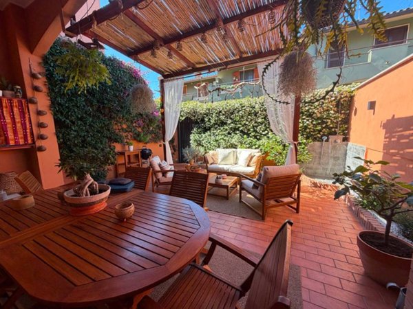 casa indipendente in vendita a Cerveteri in zona Cerenova