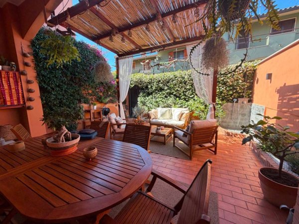 casa indipendente in vendita a Cerveteri in zona Cerenova