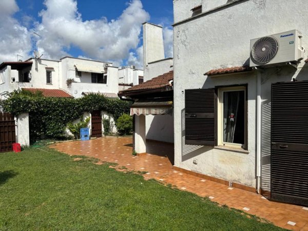 casa indipendente in vendita a Cerveteri in zona Cerenova