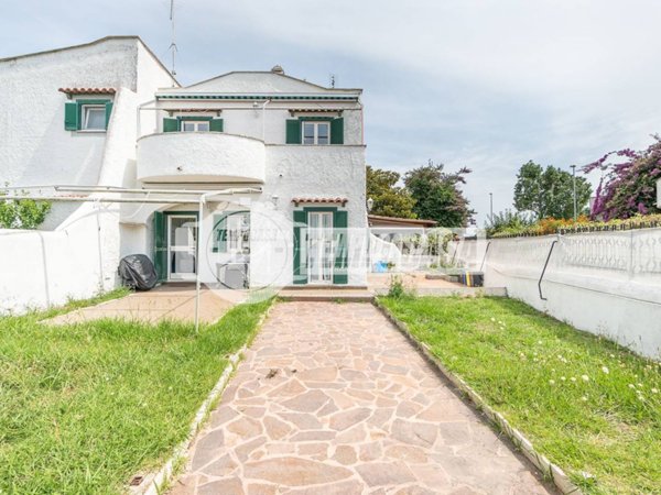 casa indipendente in vendita a Cerveteri in zona Cerenova