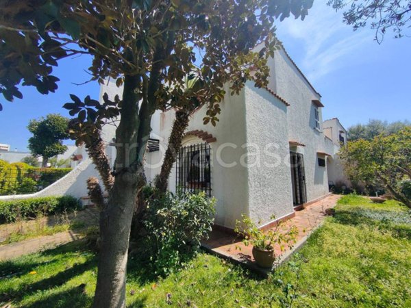 casa indipendente in vendita a Cerveteri in zona Marina di Cerveteri