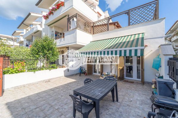 appartamento in vendita a Cerveteri in zona Marina di Cerveteri