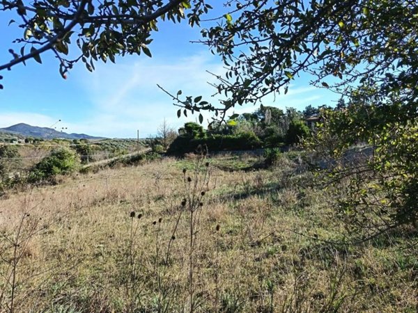 terreno edificabile in vendita a Cerveteri in zona Cerqueto