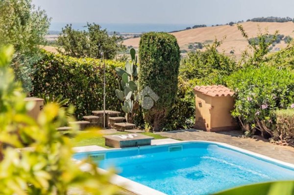 casa indipendente in vendita a Cerveteri in zona Cerqueto