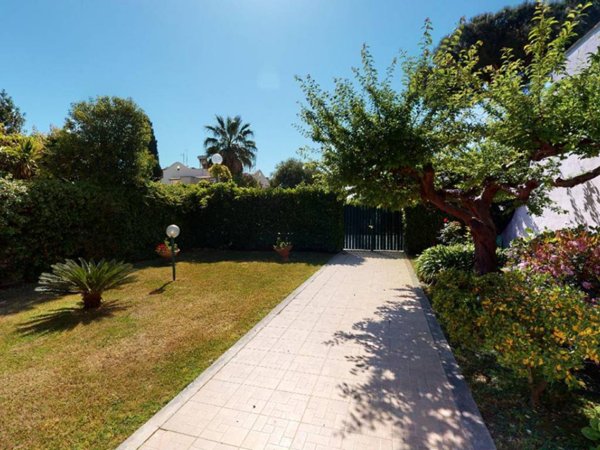 casa indipendente in vendita a Cerveteri in zona Marina di Cerveteri