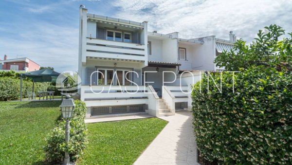 casa indipendente in vendita a Cerveteri in zona Valcanneto