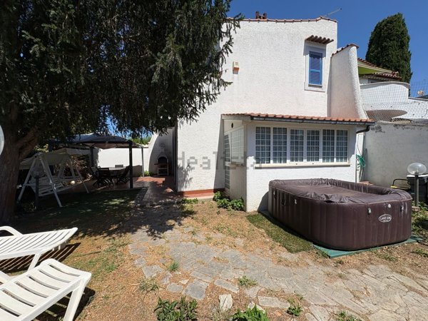 appartamento in vendita a Cerveteri in zona Cerenova