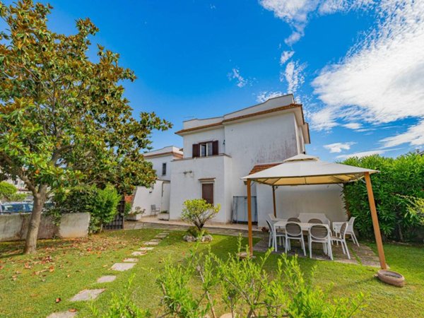 casa indipendente in vendita a Cerveteri in zona Cerenova