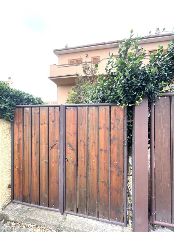 casa indipendente in vendita a Cerveteri in zona Zambra