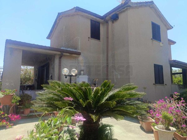 casa indipendente in vendita a Cerveteri in zona Marina di Cerveteri