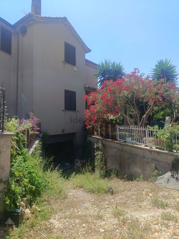casa indipendente in vendita a Cerveteri in zona Marina di Cerveteri
