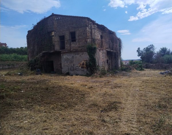 esavano in vendita a Cerveteri in zona Zambra