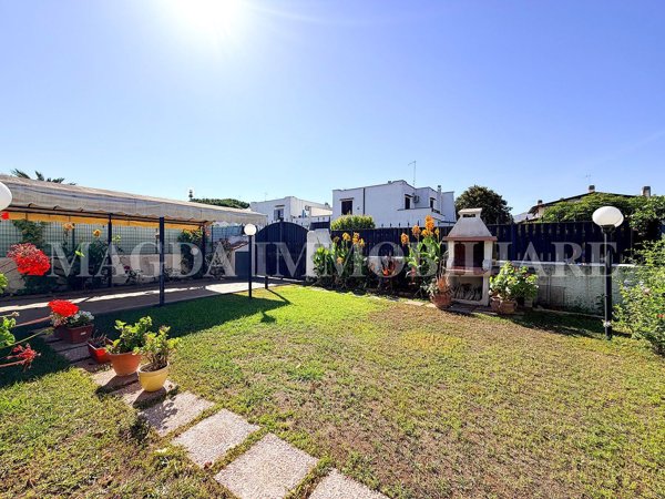 casa indipendente in vendita a Cerveteri in zona Marina di Cerveteri