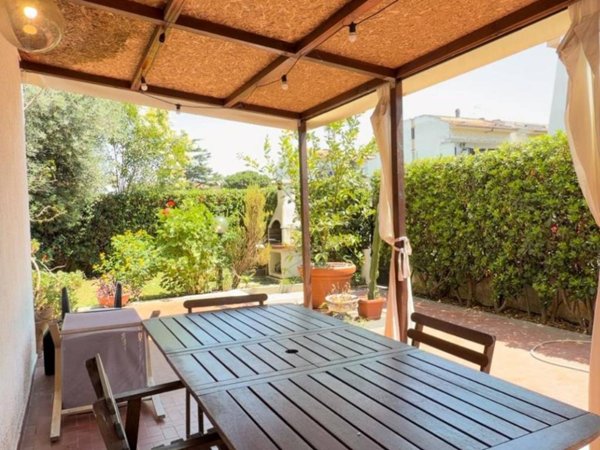 appartamento in vendita a Cerveteri in zona Marina di Cerveteri