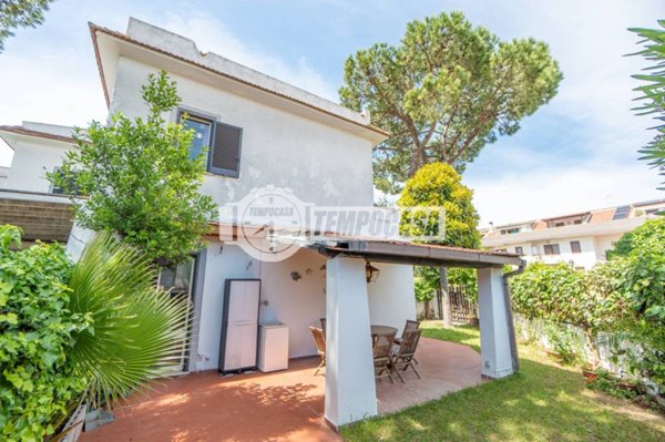casa indipendente in vendita a Cerveteri in zona Cerenova