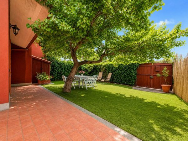 casa indipendente in vendita a Cerveteri in zona Zambra