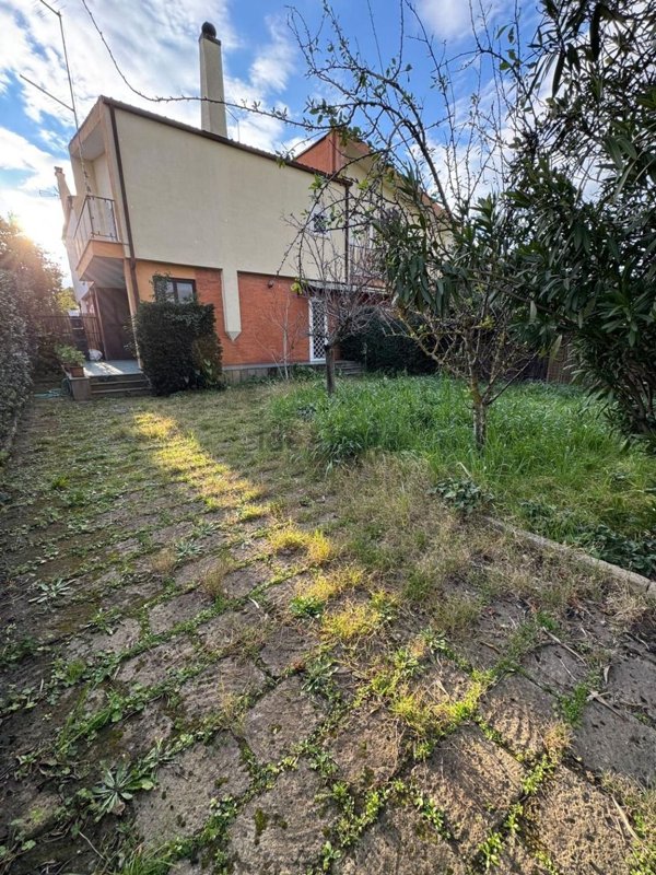 appartamento in vendita a Cerveteri in zona Campo di Mare