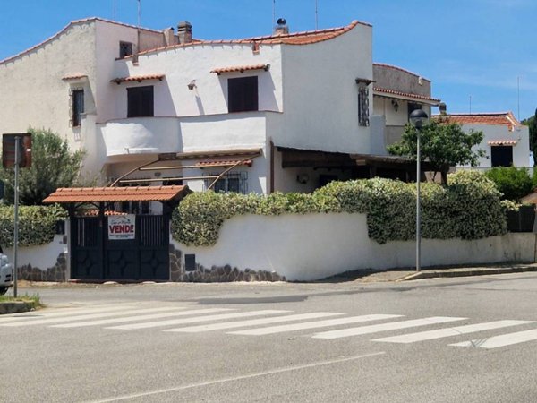 casa indipendente in vendita a Cerveteri in zona Cerenova