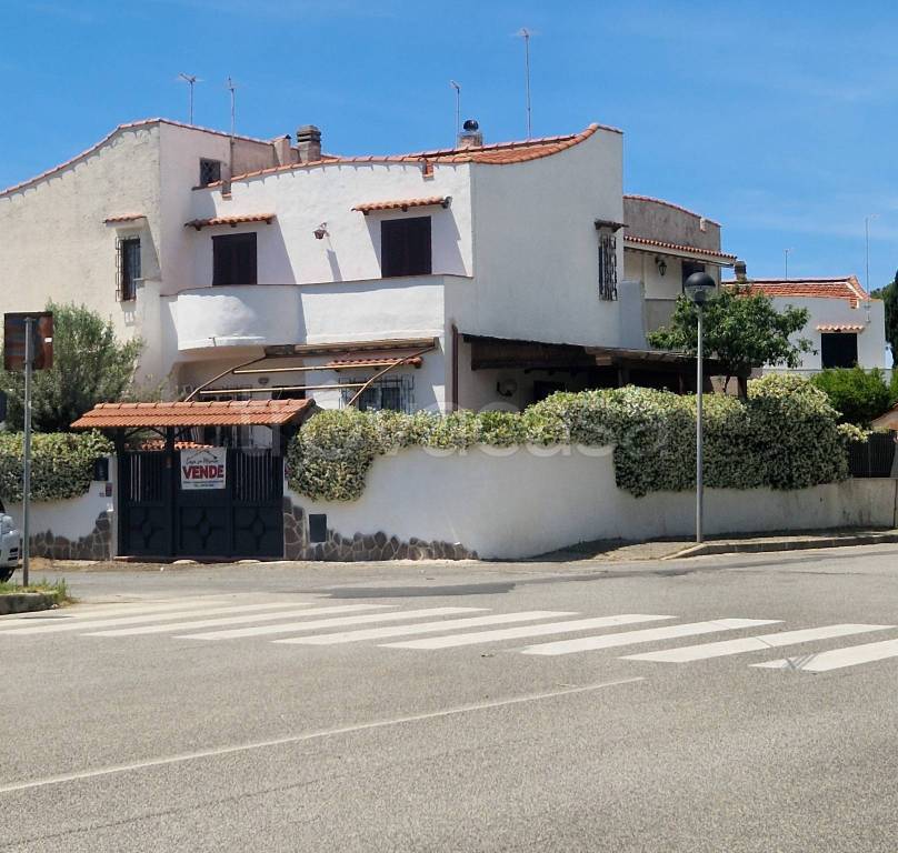 casa indipendente in vendita a Cerveteri in zona Cerenova