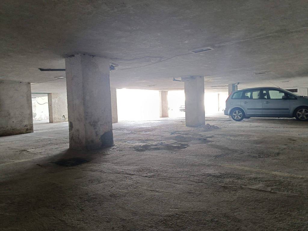 locale commerciale in vendita a Cerveteri in zona Marina di Cerveteri
