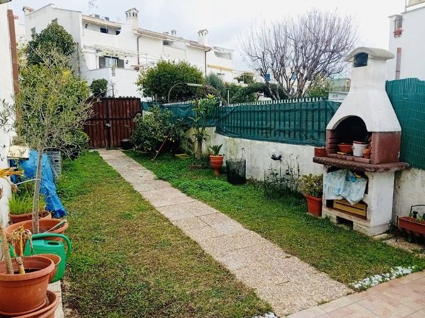 appartamento in vendita a Cerveteri in zona Marina di Cerveteri