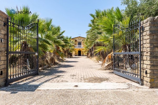 casa indipendente in vendita a Cerveteri in zona Zambra