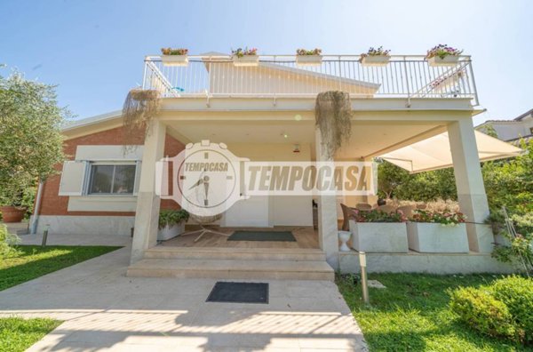 casa indipendente in vendita a Cerveteri in zona Marina di Cerveteri
