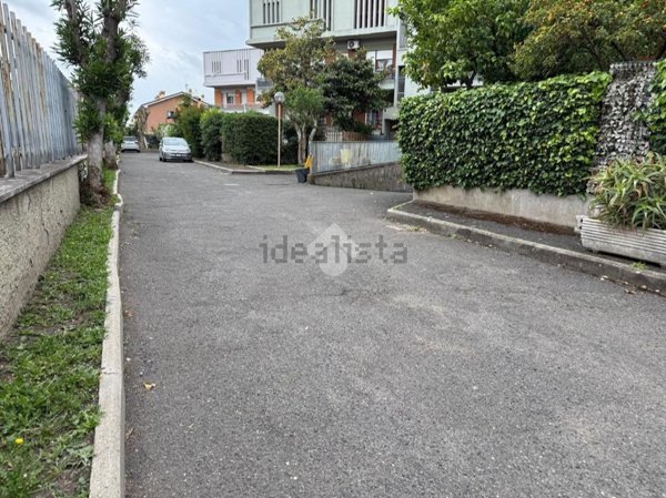locale di sgombero in vendita a Cerveteri in zona Zambra