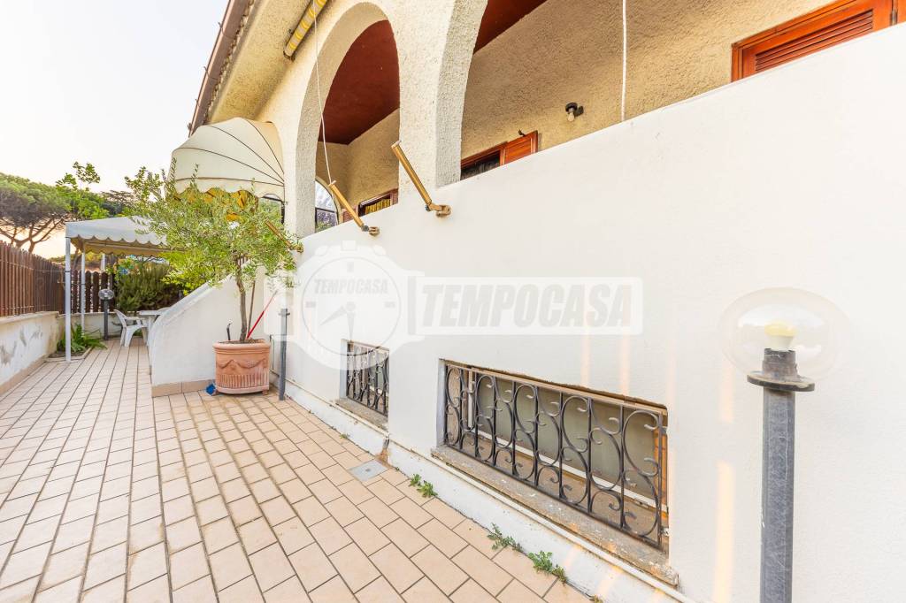 casa indipendente in vendita a Cerveteri in zona Cerenova