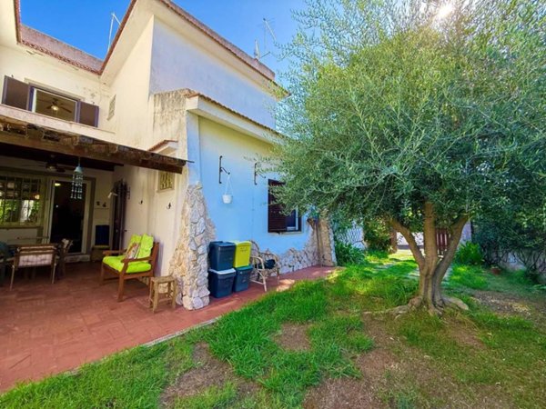 casa indipendente in vendita a Cerveteri in zona Cerenova