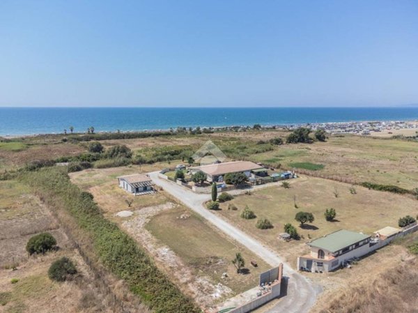 casa indipendente in vendita a Cerveteri in zona Campo di Mare