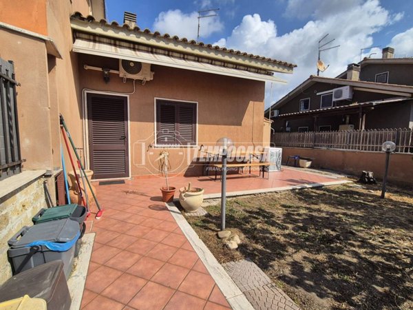 casa indipendente in vendita a Cerveteri in zona Zambra